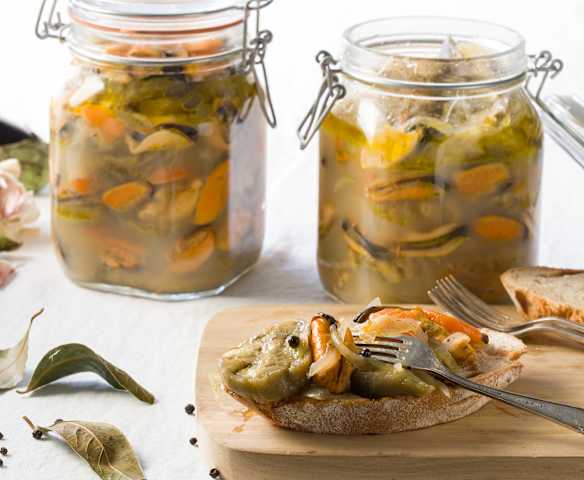 Escabeche de berenjenas con mejillones Escabeche de berenjenas con mejillones
