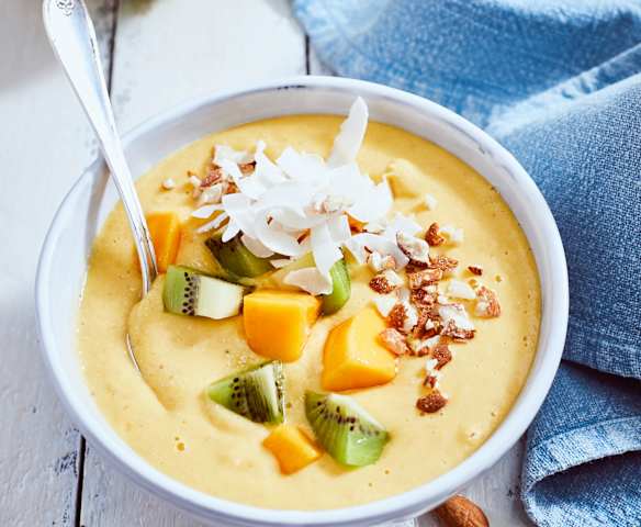 Smoothie bowl jaune