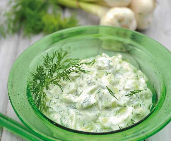Tzatziki (dip de yogur y pepino)