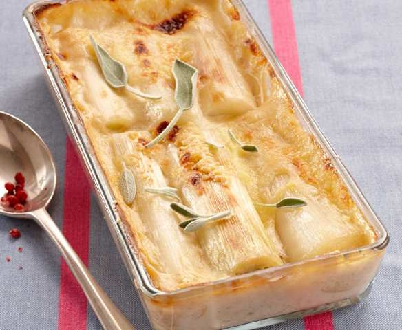 Praz gratinat cu sos béchamel