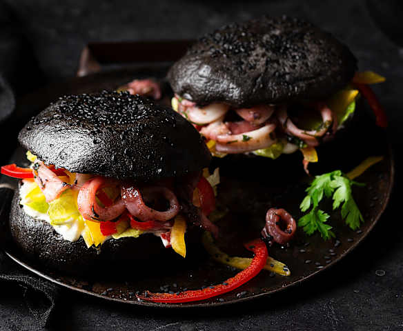 Bao buns negros con calamares