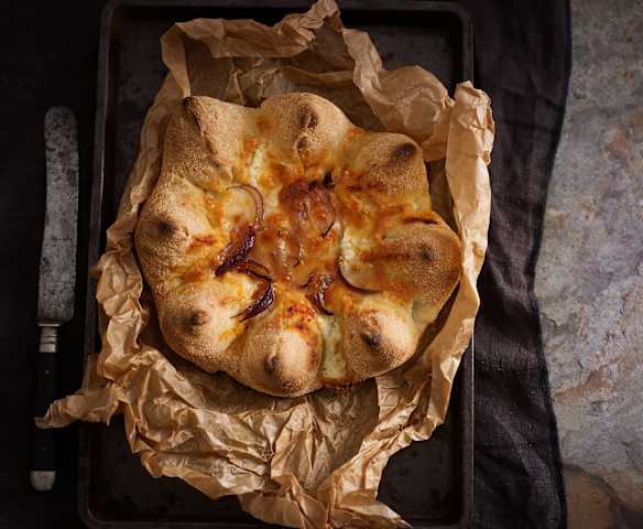 Piza com rebordo recheado