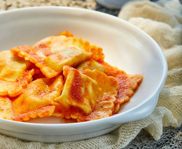 Ravioles de salmón y queso