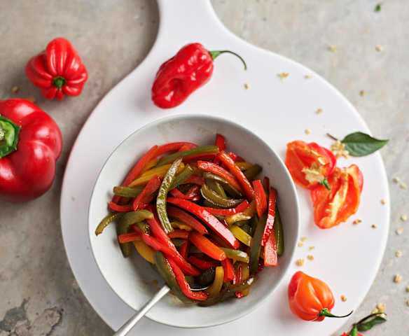 Saltear 200 g de pimento Saltear 200 g de pimento