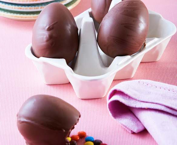 Huevos de chocolate con lunetas de colores