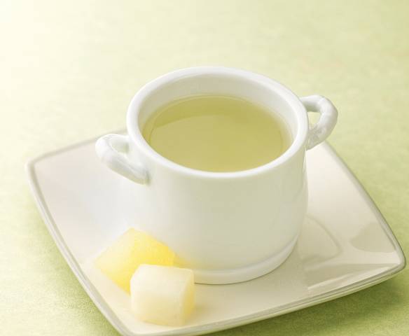 白萝卜生梨汤(6个月辅食)
