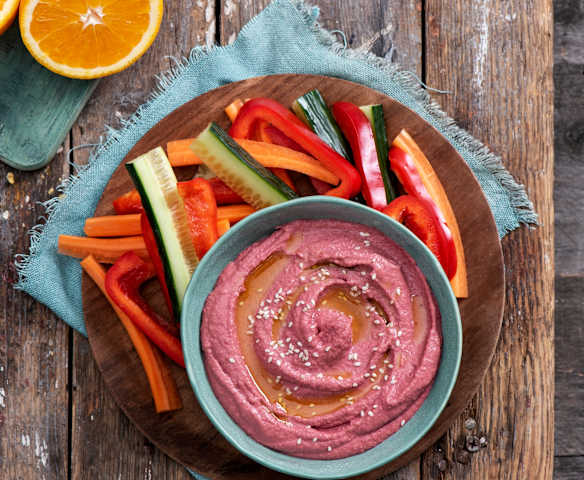 Hummus z gotowanych buraków z pomarańczą