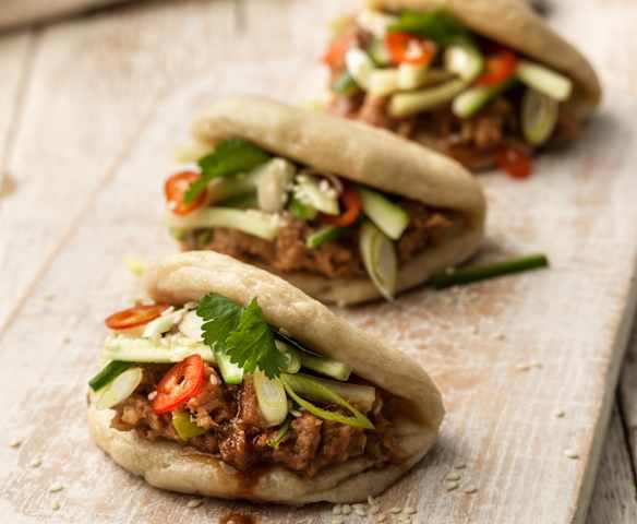 Chifle chinezești la aburi, cu friptură rămasă și sos hoisin