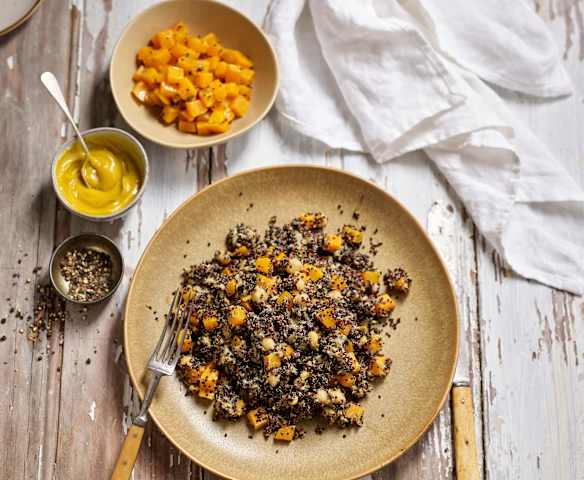 Salada morna de quinoa e couve-de-bruxelas