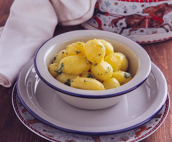 Patate novelle al burro e erbe