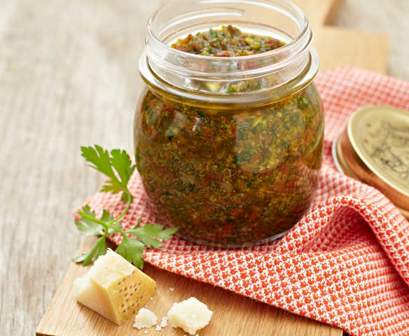 Pesto di pomodori secchi e aglio Pesto di pomodori secchi e aglio