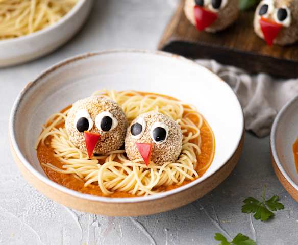 Spaghettini al sugo con polpettine di lenticchie Spaghettini al sugo con polpettine di lenticchie