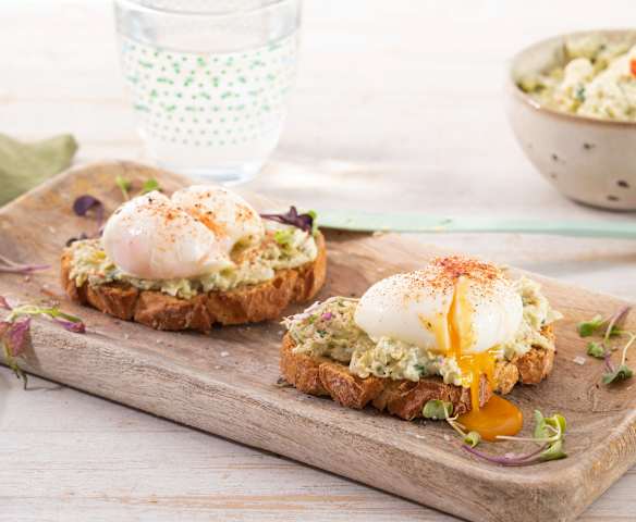 Tostas de alcachofas con huevo mollet Tostas de alcachofas con huevo mollet