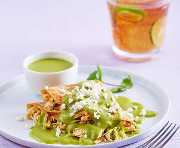 Crêpes con pollo e salsa poblano