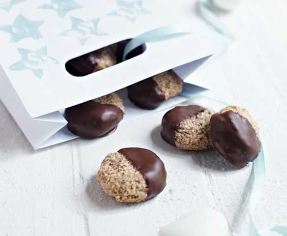 Baci di cioccolato e nocciole