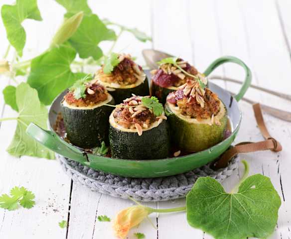 Zucchinitürmchen mit orientalischer Lammfülle