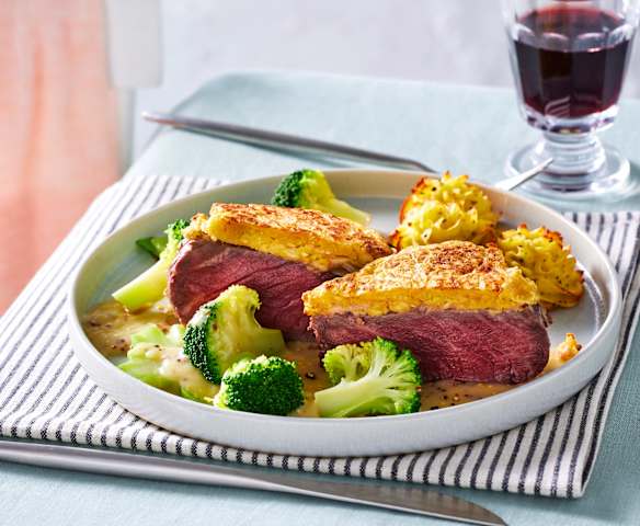 Rinderfilet Strindberg mit Herzogin-Kartoffeln und Brokkoli