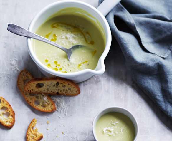 White zucchini and cannellini bean soup