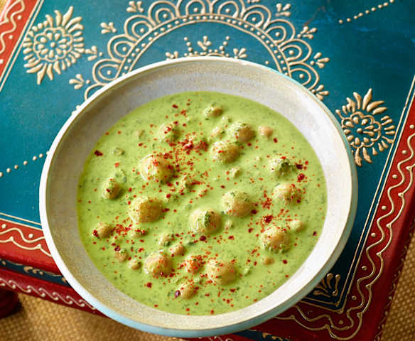 Spinat-Joghurt-Suppe mit Bulgurklößchen - Cimcime