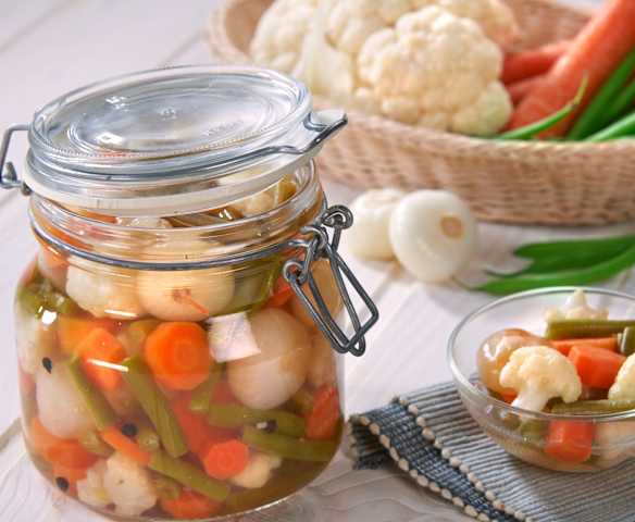 Jardinera de verduras en vinagre