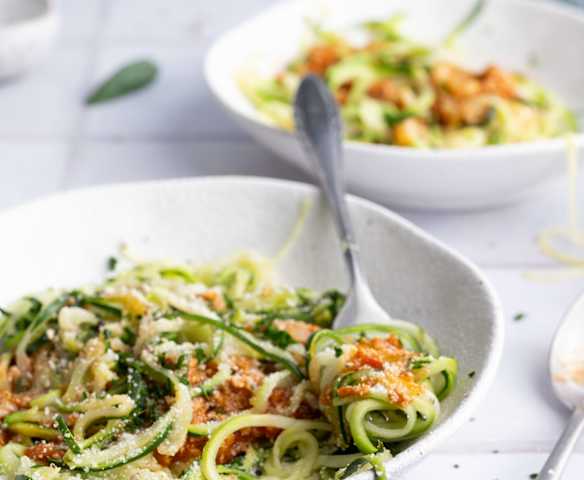 Fideos con salsa boloñesa Fideos con salsa boloñesa