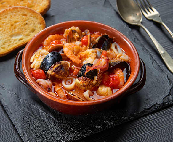 Zuppa di pesce alla napoletana Zuppa di pesce alla napoletana