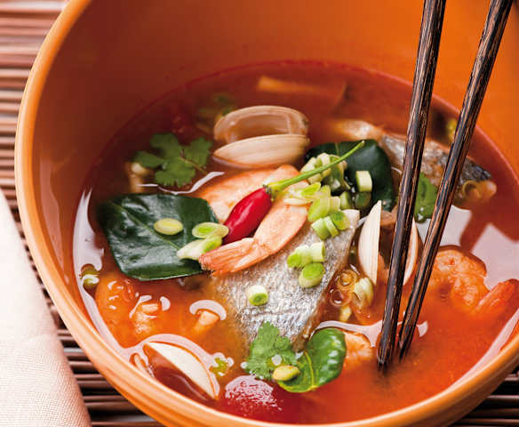 Zuppa Thai piccante di pesce