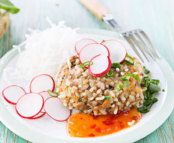 Hamburguesas de cerdo con arroz al vapor