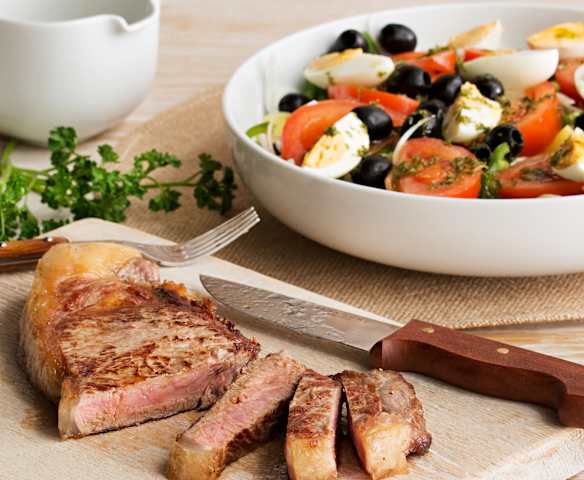 Entrecot de ternera con ensalada campera