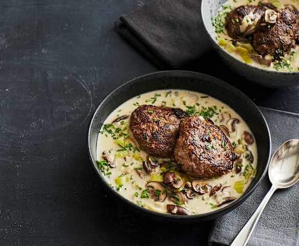 Buletten mit Pilzrahm