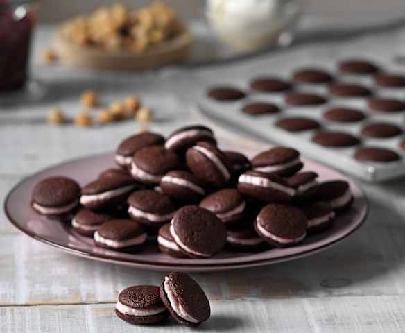 Chocolate whoopie pies con crema de avellana Chocolate whoopie pies con crema de avellana