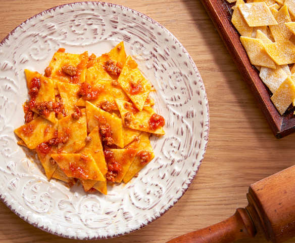 Maltagliati di farina di mais al ragù