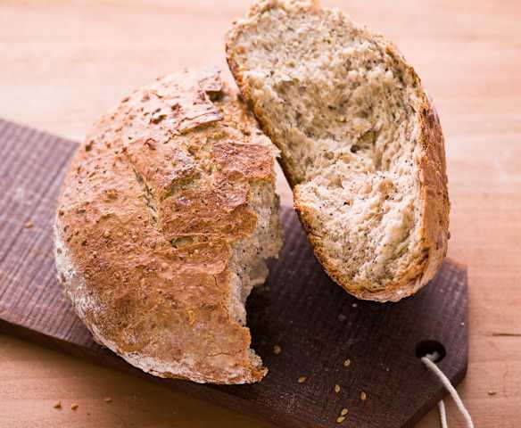 Ay Çekirdekli Tam Buğday Ekmeği