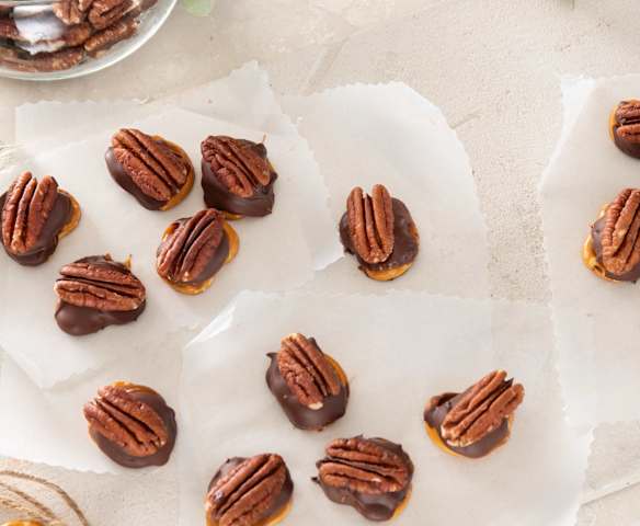 Galletas saladas con toffee, chocolate y nuez pacana