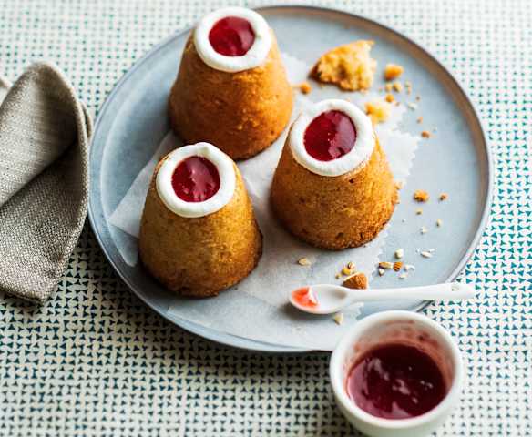 Runebergstarta (Gâteaux aux amandes et au rhum) Runebergstarta (Gâteaux aux amandes et au rhum)