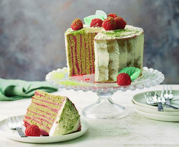 Gâteau matcha-framboise et ganache au chocolat blanc Gâteau matcha-framboise et ganache au chocolat blanc