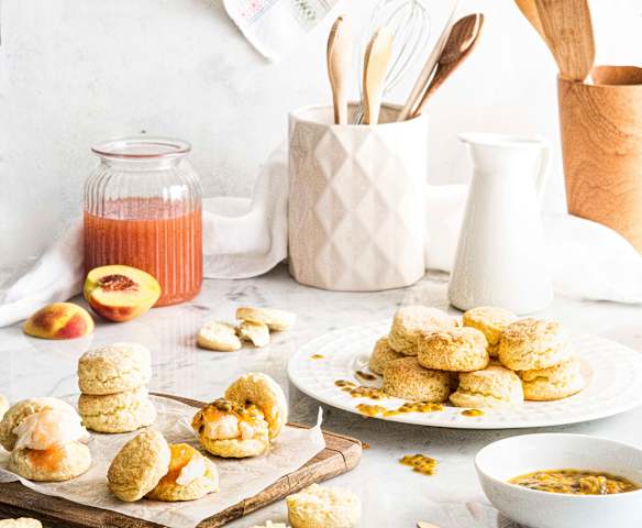 Scones rellenos con mermelada y mascarpone