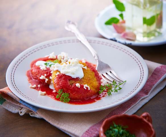 Plátanos machos rellenos de picadillo