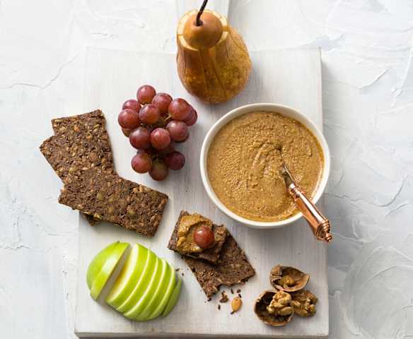Mixed seed and nut spread
