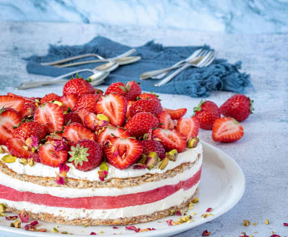 Strawberry and watermelon cake with Vanilla cream (Nico Moretto) Strawberry and watermelon cake with Vanilla cream (Nico Moretto)