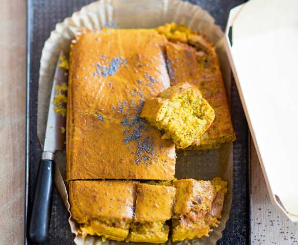 Cake au potimarron, beaufort et pavot