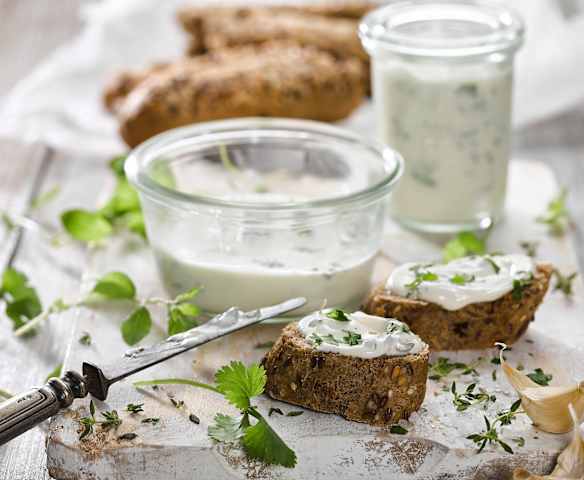 Domácí bylinkové pomazánkové máslo