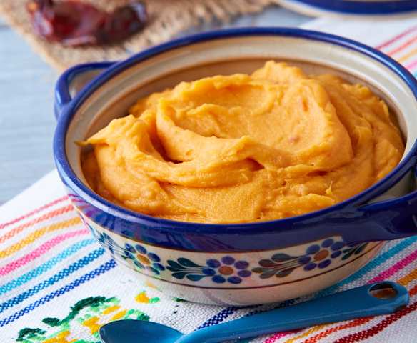 Puré de papa y camote con chile morita