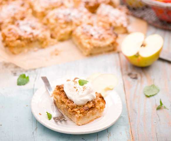 Jablečný koláč s drobenkou z těsta