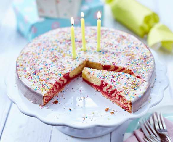 Bunter Limonadenkuchen