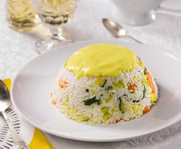 Timballo di riso con verdure in salsa curry