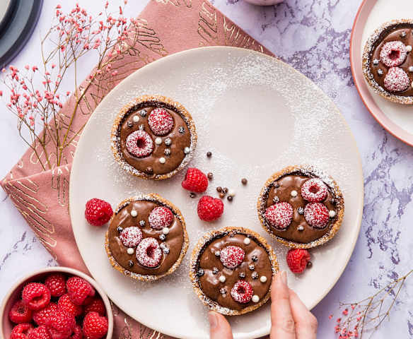 Coque croustillante au chocolat et à la framboise