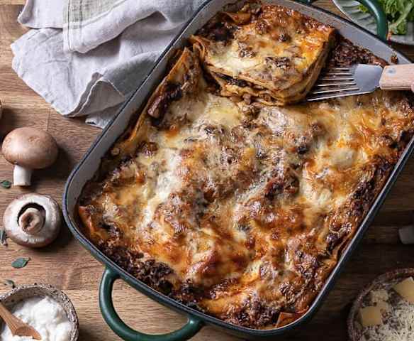 Meat-free mushroom lasagne