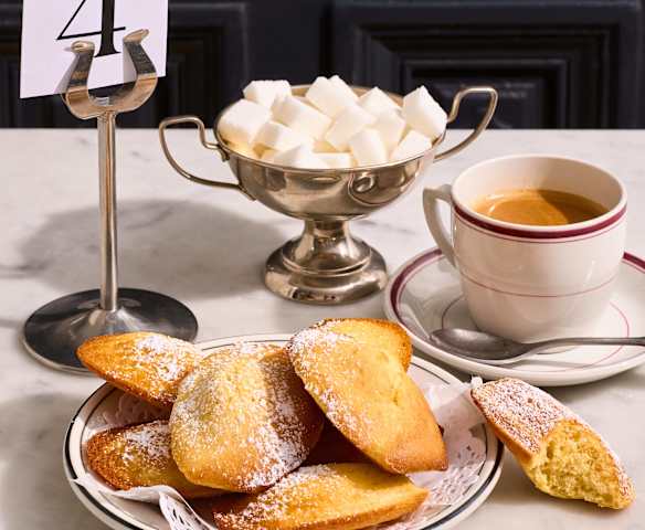 Classic madeleines