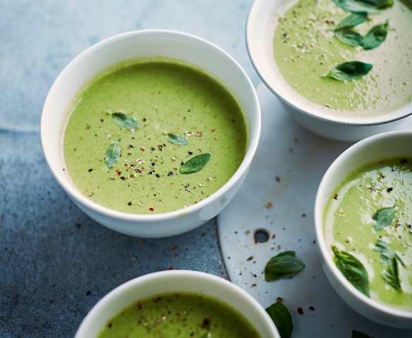 Soupe de petits pois au mascarpone et au basilic Soupe de petits pois au mascarpone et au basilic